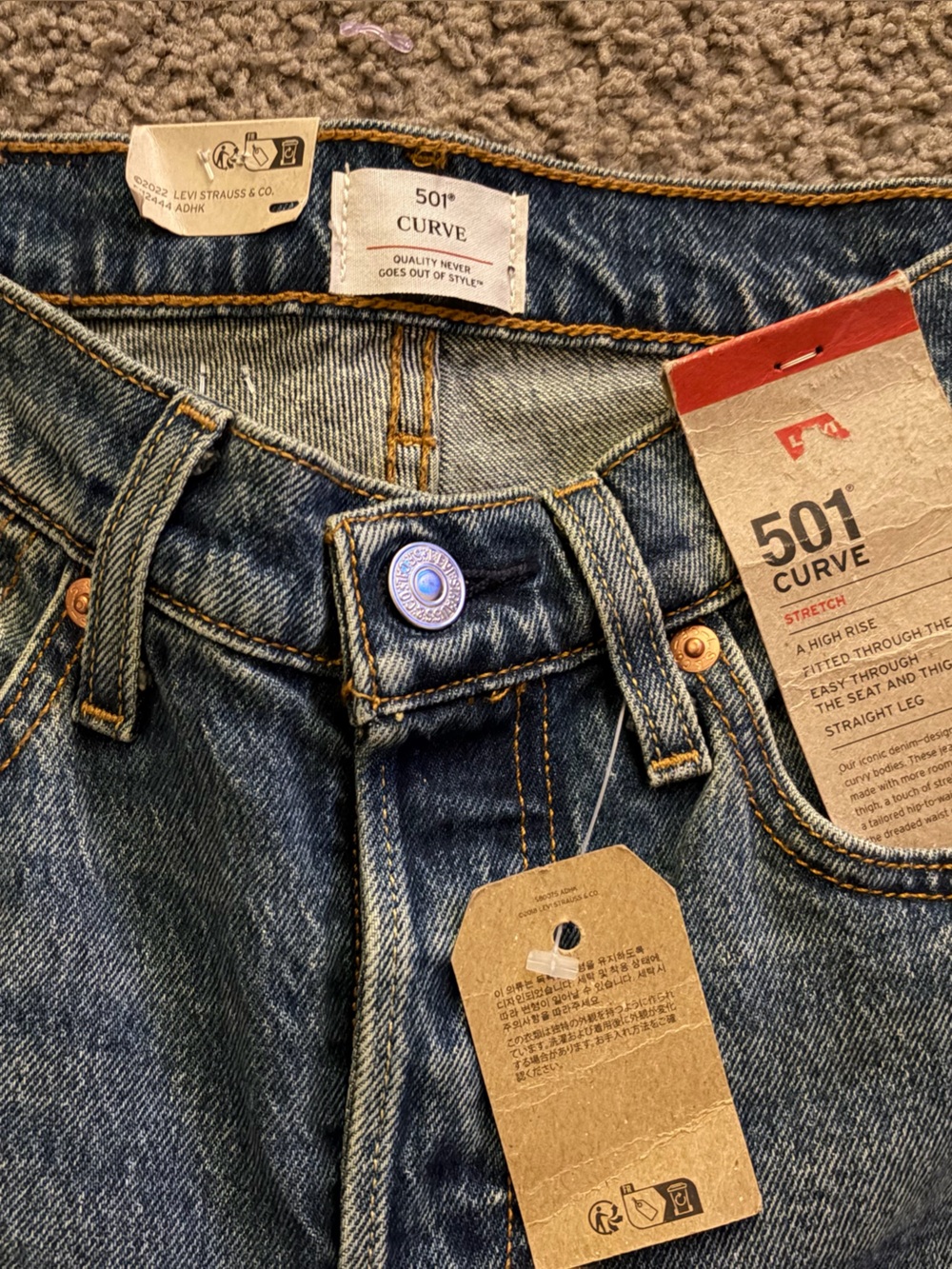 Levi's Women's Straight Leg Jeans in Medium Blue with Gold Studs - Picture 4 of 7